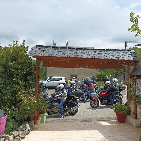 Le Sapin Rouge - Restaurant - Bar - Chambres D'Hotes Artigues (Aude) Exterior foto
